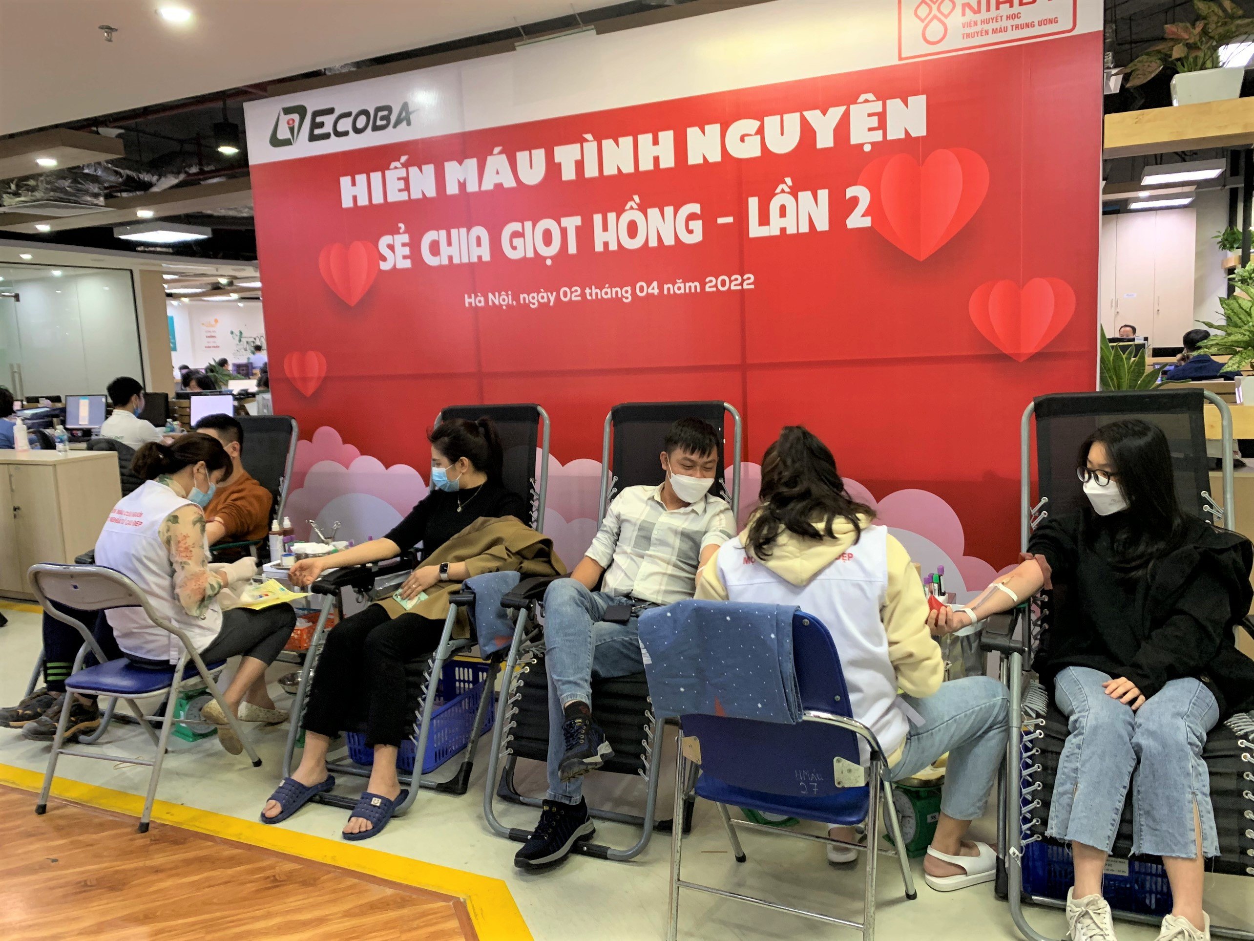 Ecoba ENT tham gia ngày hội "Sẻ chia giọt hồng" lần 2