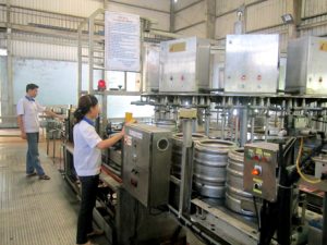 Bên trong nhà máy bia Đông Mai