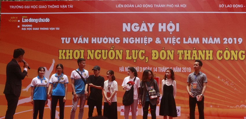 ngay-hoi-huong-nghiep-va-viec-lam-nam-2019-khoi-nguon-luc-don-thanh-cong-12