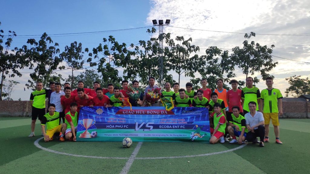 Dàn cầu thủ của 2 đội bóng tran-giao-huu-bong-da-dau-tien-giua-hoa-phu-invest-va-ecobaent-2