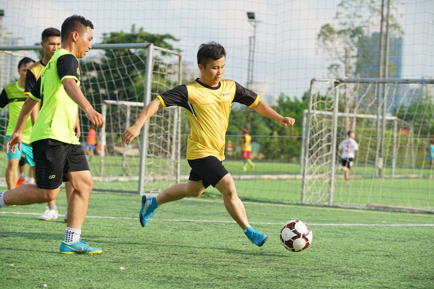 Trận 2 tranh tài giữa FC Liên Quân và O&M Trận 2 tranh tài giữa FC Liên Quân và O&M