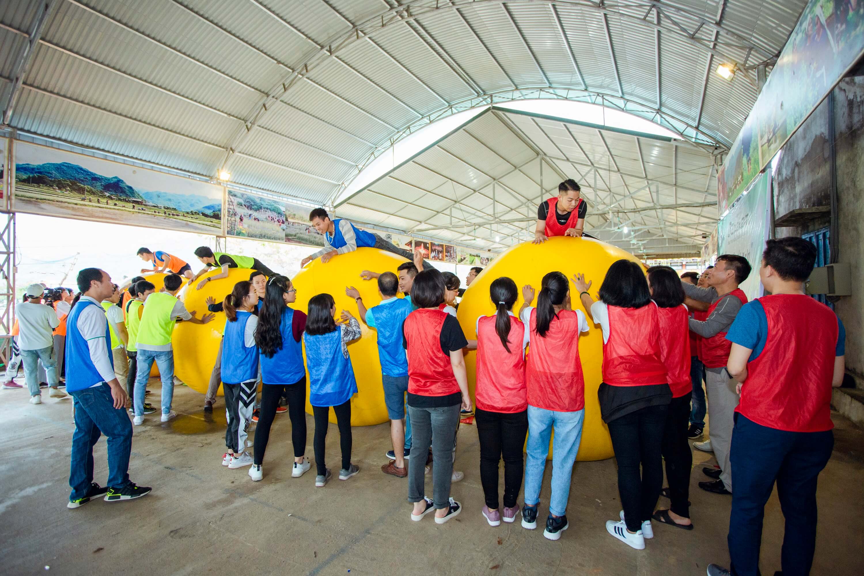 teambuidling với nhiều trò chơi hấp dẫn