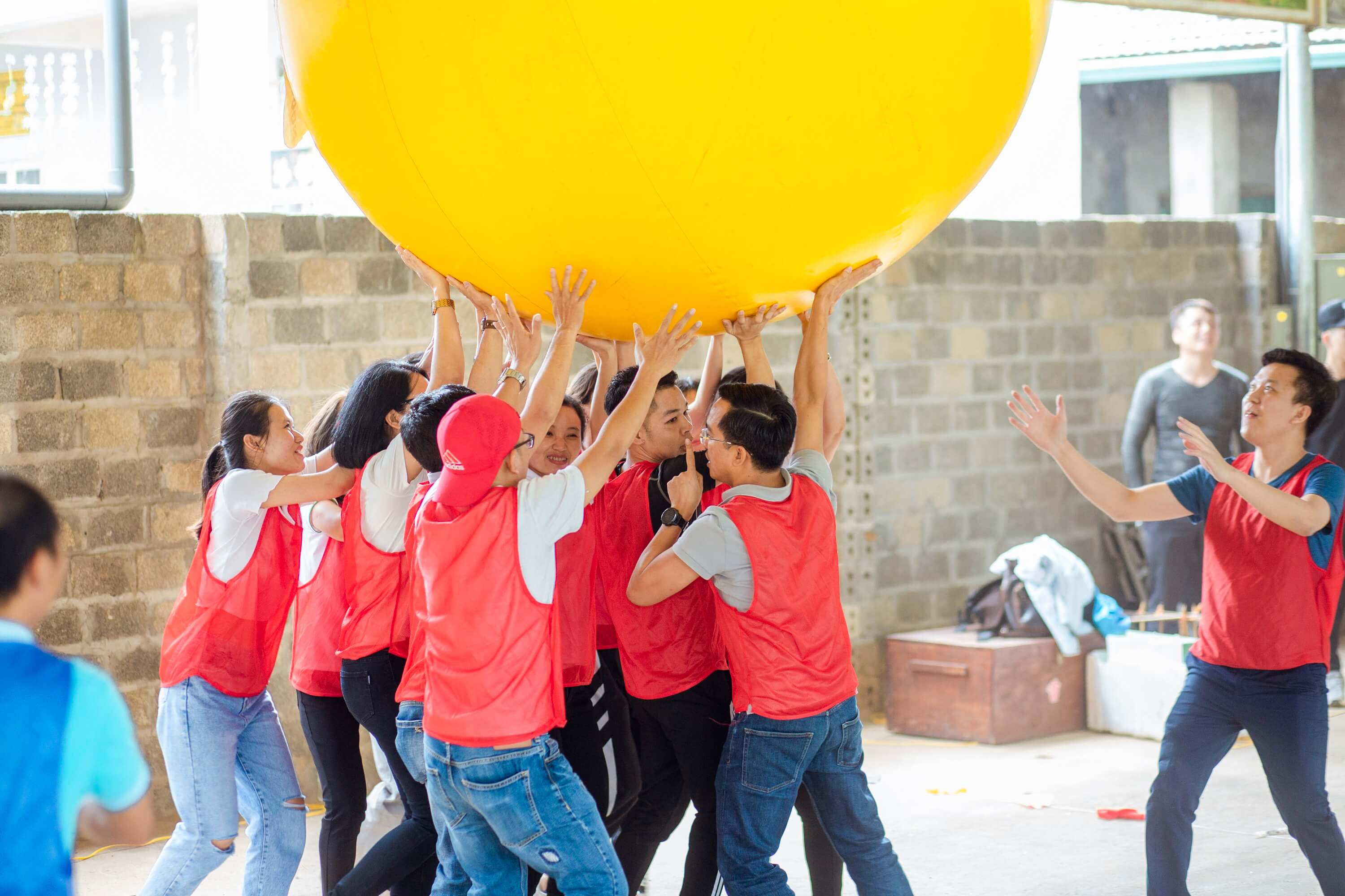 được cháy hết mình với những thử thách đầy gay cấn, cam go nhưng vẫn có những phút giây hài hước do các thành viên trong đội tạo ra.