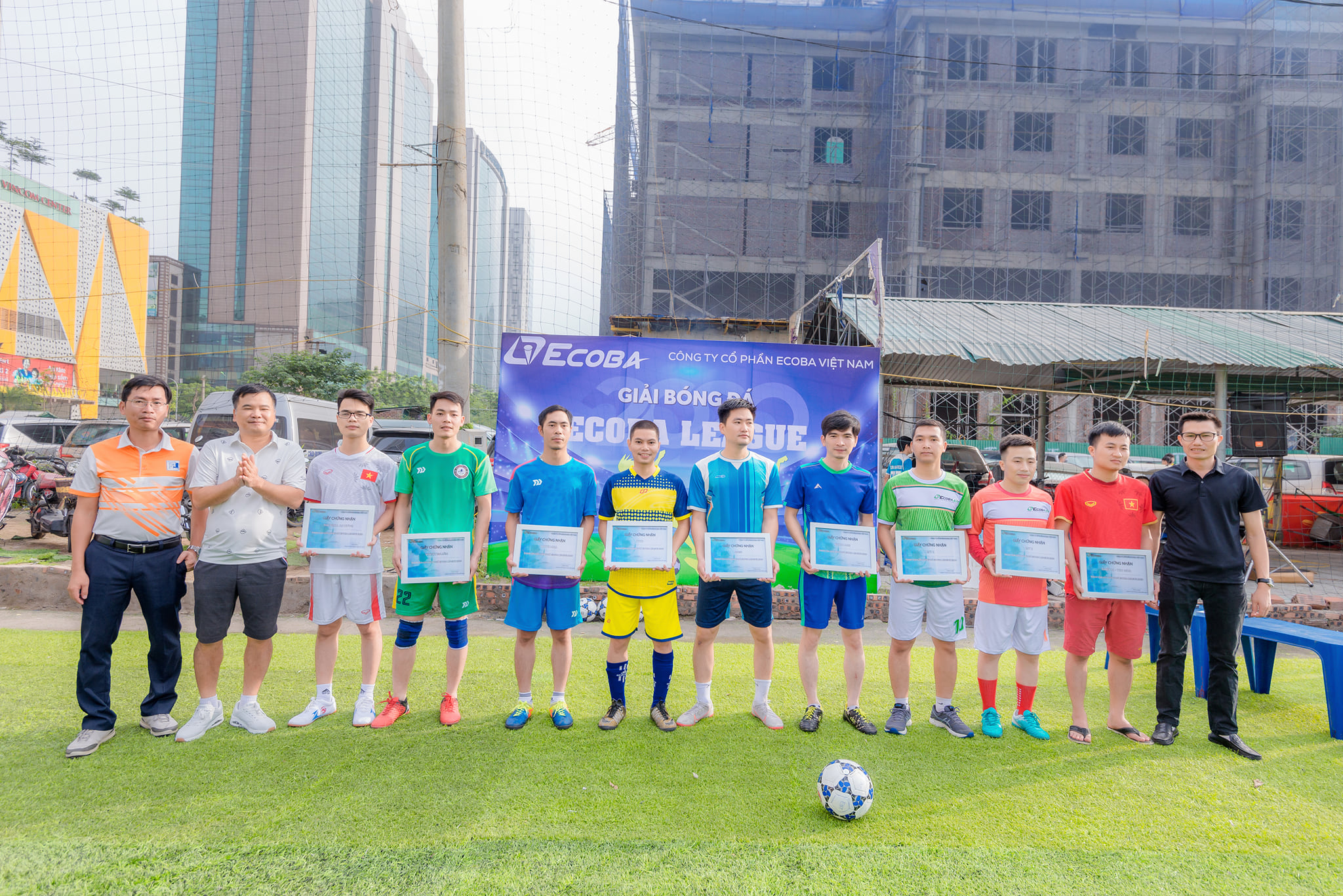 Đại diện 9 đội bóng Đại diện 9 đội bóng